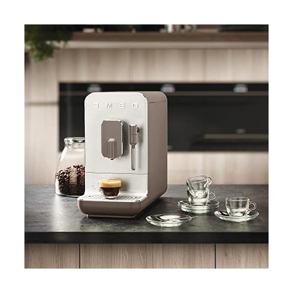 Cafetera Expresso superautomatica Smeg 50'style - Jemaq
