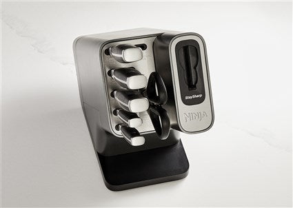 Taco de cuchillos con afilador incorporado