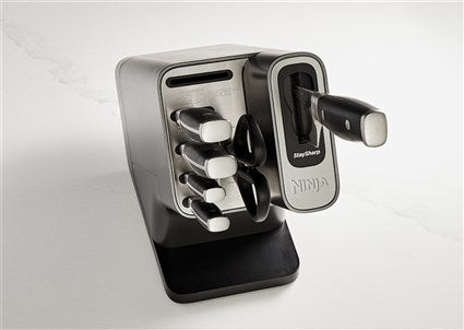 Taco de cuchillos con afilador incorporado